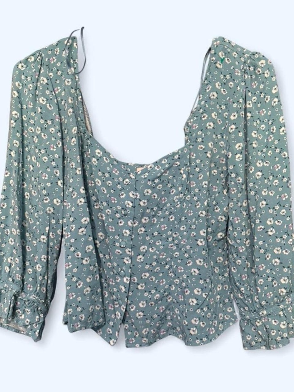 Women's Spring or Summer Blouse. Blue With White and Purple Flowers. Size Medium